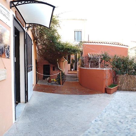 Locanda Dal Genovese La Maddalena  Exteriör bild